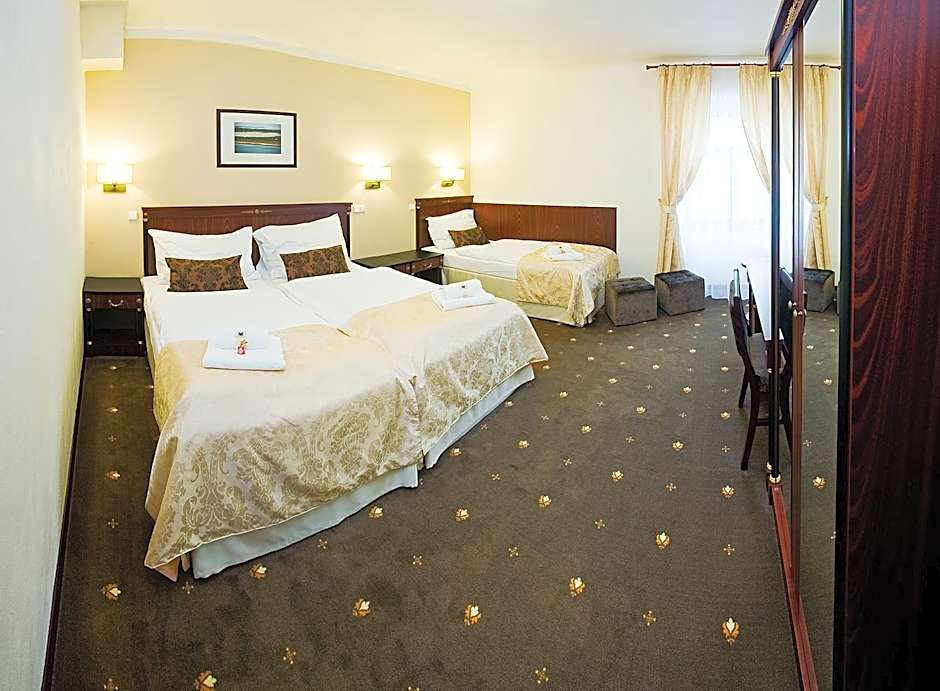 Hotel & Apartments U Černého orla