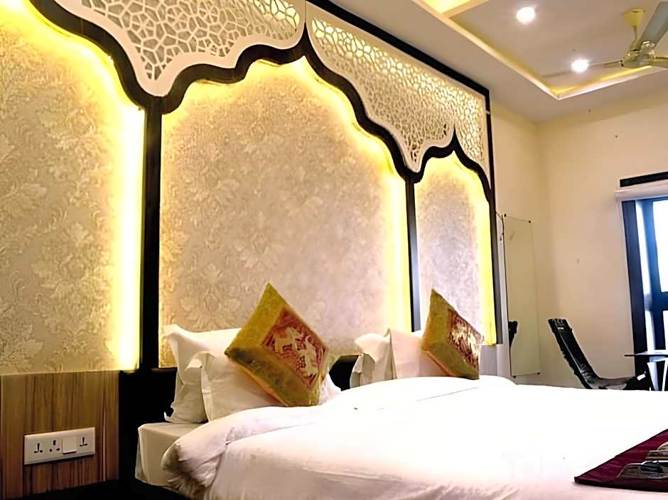 Dwivedi Hotels Sri Omkar Palace