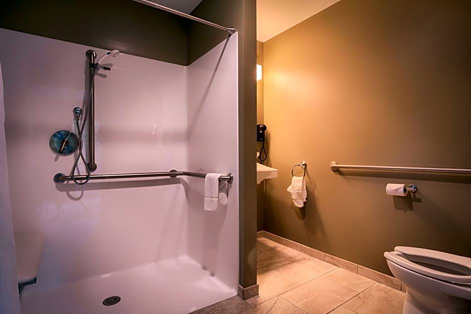 Sun & Ski Inn and Suites