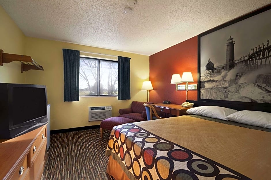 Super 8 by Wyndham Kalamazoo