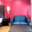 Econo Lodge Inn & Suites