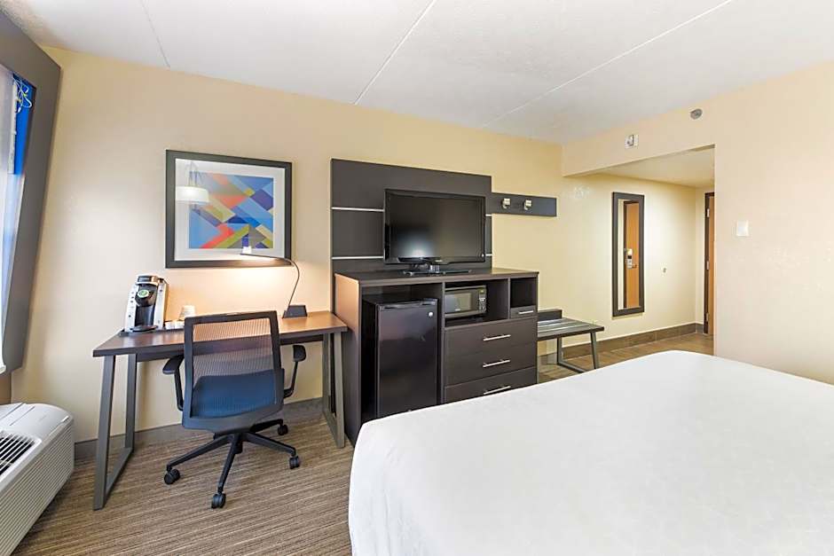 Holiday Inn Express London-I-70 By IHG