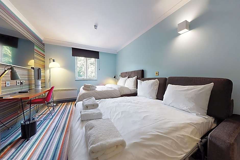 Village Hotel Leeds North