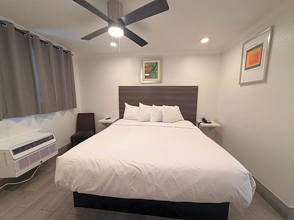 Holland Inn and Suites