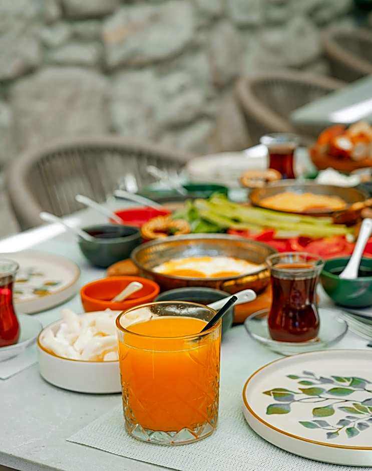The Comelly Alaçatı