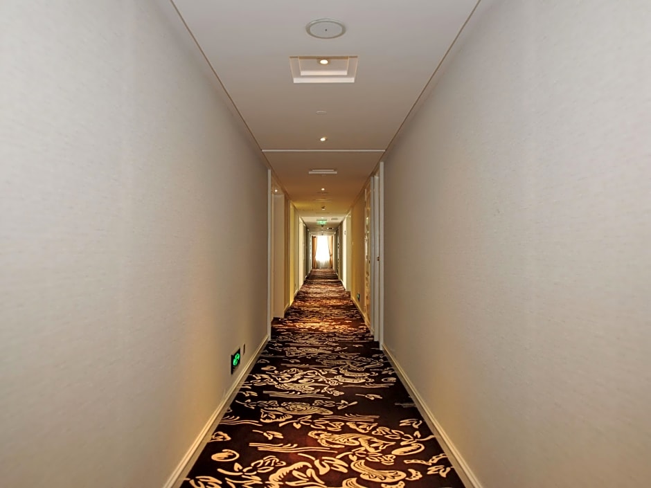 Wealthy Hotel Suzhou