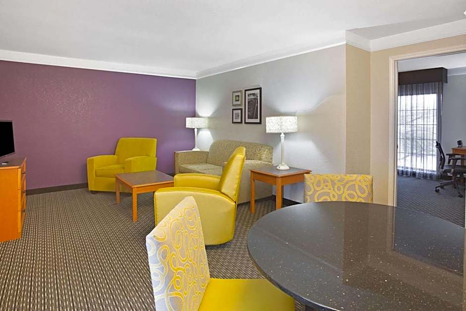 La Quinta Inn & Suites by Wyndham San Marcos