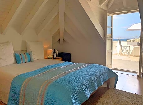 Double Room with Balcony and Sea View