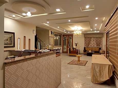 Hotel SR Lounge Multan