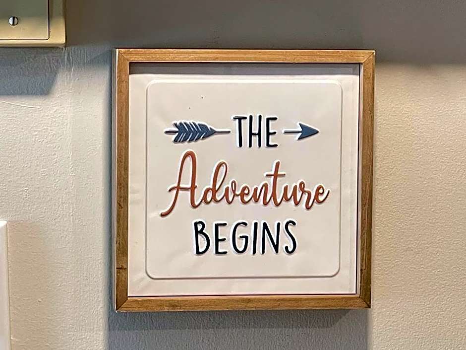 Modern Mountainside Ski In/Ski Out Studio at Blue