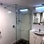 Surfers International Apartments