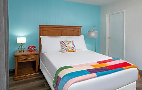 Queen Room with Kitchenette