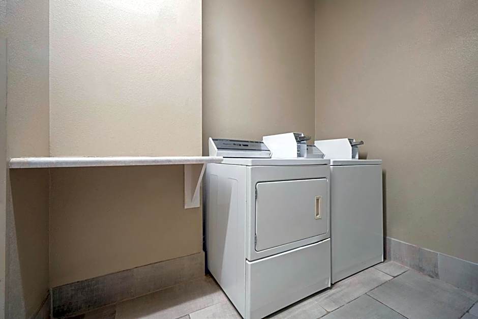 La Quinta Inn & Suites by Wyndham Atlanta Stockbridge