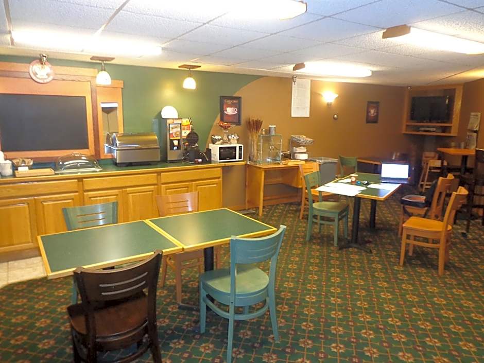 AmericInn by Wyndham Madison SD