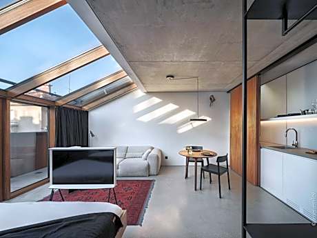 Superior Studio