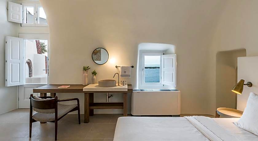 Art Maisons Oia Castle Hotel