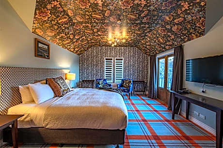 The Dairy Hotel Queenstown, A Naumi Chapter