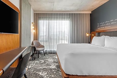 King Room - Mobility Accessible/Non-Smoking