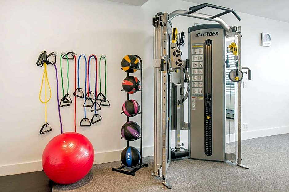 West Wing Hotel, Ascend Hotel Collection