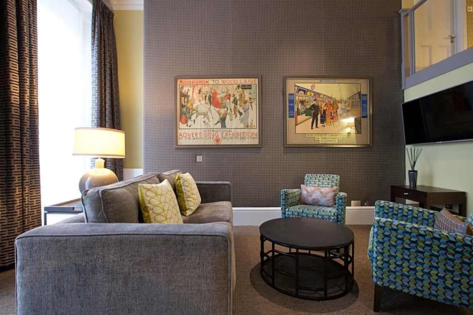 54 Queen's Gate Hotel