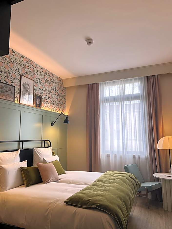 Square Lodge Hotel La Roche sur Yon - Handwritten Collection