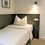 3 Monkeys Hotel