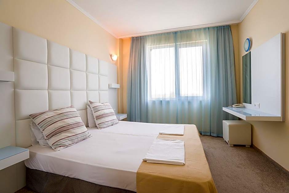 Hotel Perla Beach Club - All Inclusive