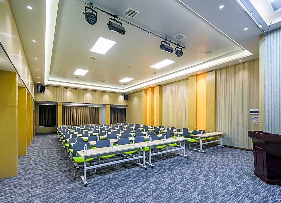 Lavande Hotel Zunyi Times Tianjie