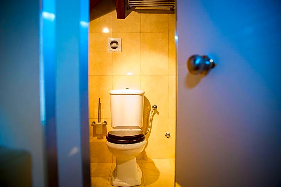 Maritsas Hotel & Suites