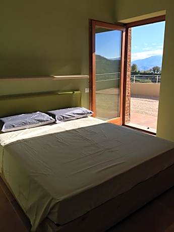 King Room with Roll-In Shower - Disability Access