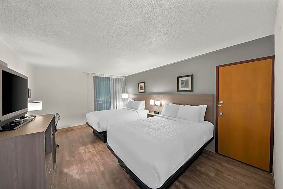 Clarion Inn and Suites Convention Center Kearney