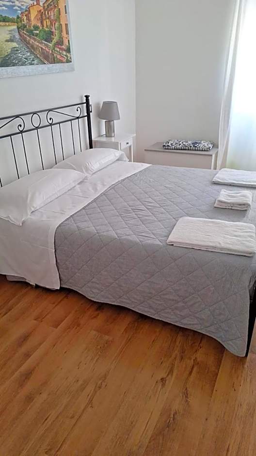 ES - Essential Solution & Emotion Stories (locazione turistica)