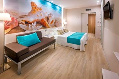 Triple Room with City View (2 Adults + 1 Child)