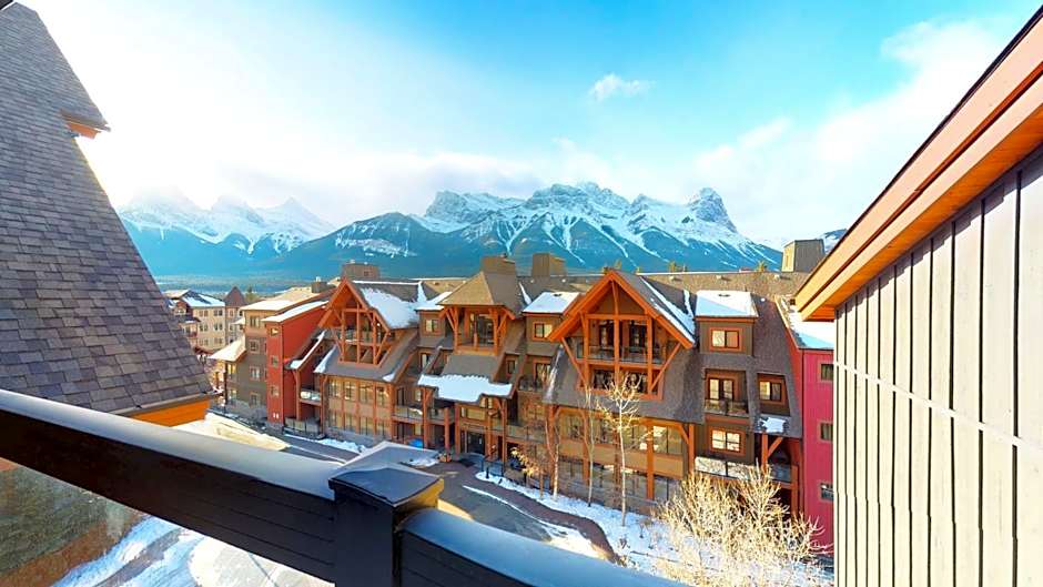 Spectacular Penthouse With Amazing Views, Indoor Pool and Hot tub