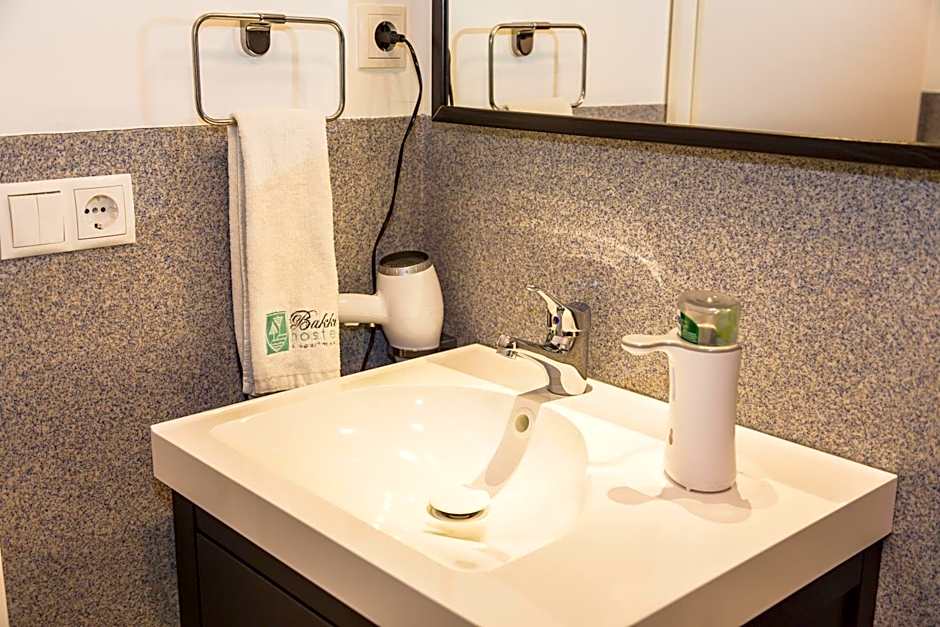 Bakki Apartments & Hostel