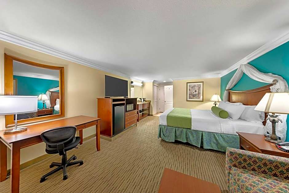 Best Western Harbour Inn & Suites Huntington - Sunset Beach