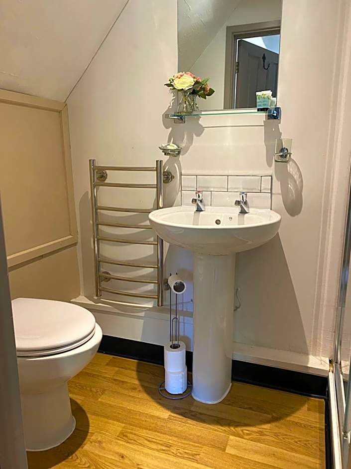 The Hollybush Inn and B&B