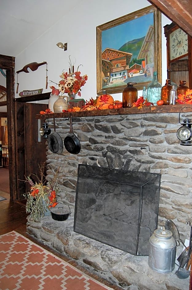 Summit Lodge