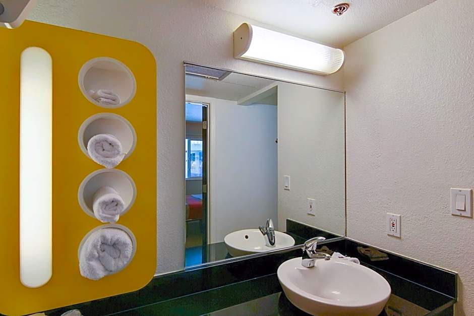 Motel 6 Santa Barbara - Carpinteria South