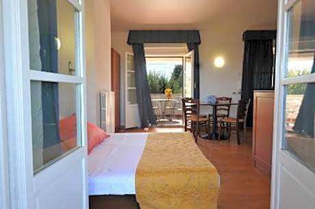 Holiday House Aurora