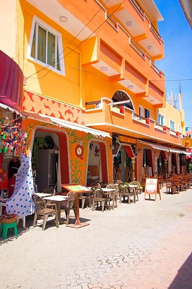 Hotel Bucaneros