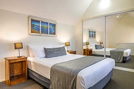 Queen Loft Apartment