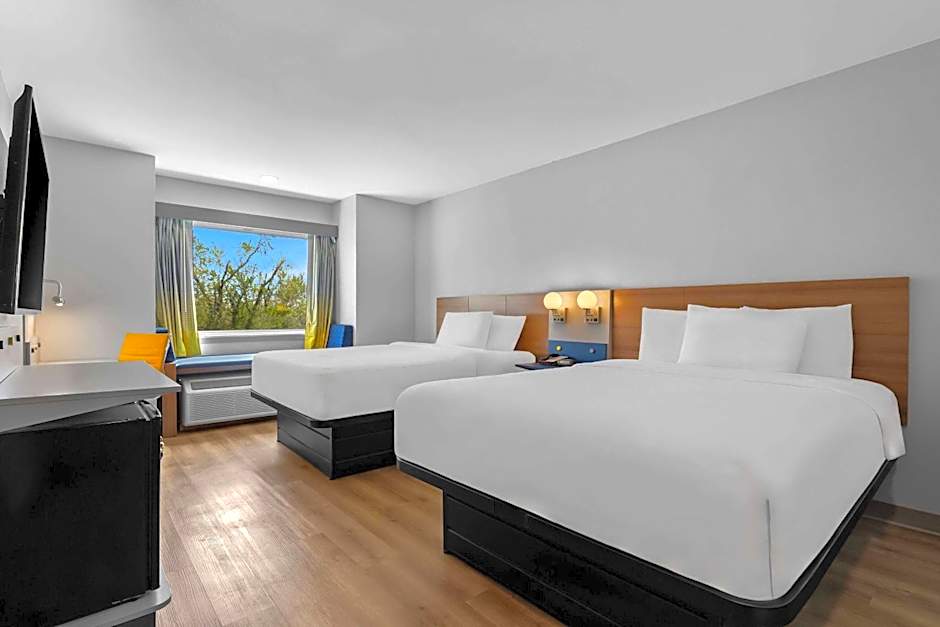 Microtel Inn & Suites by Wyndham Tulsa  Catoosa/Route 66