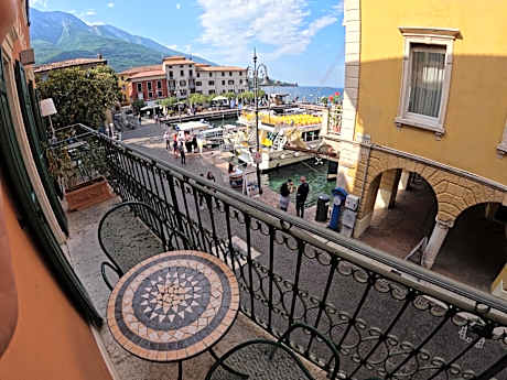 Double or Twin Room with Balcony and Lake View