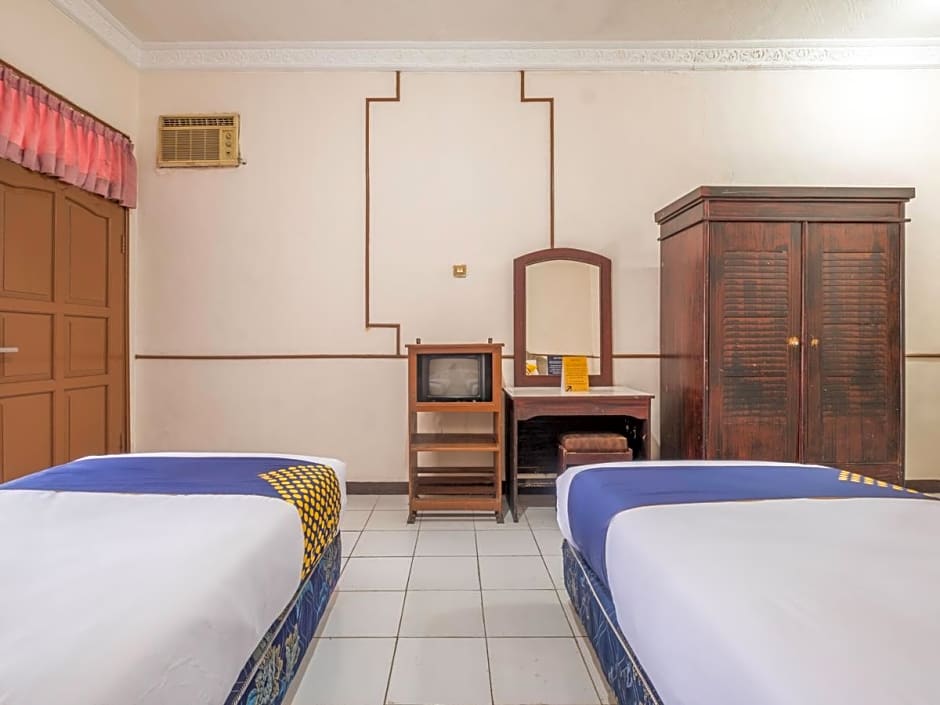 SPOT ON 2341 Hotel Padjajaran 2