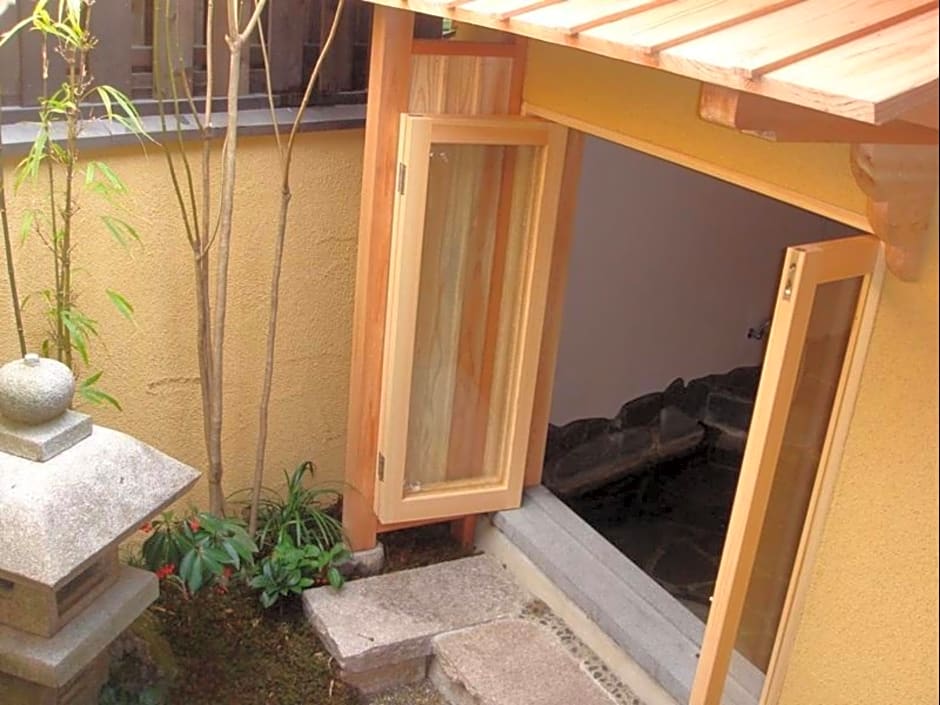 Yufuin Onsen Kishokaiuntei Muzinzo