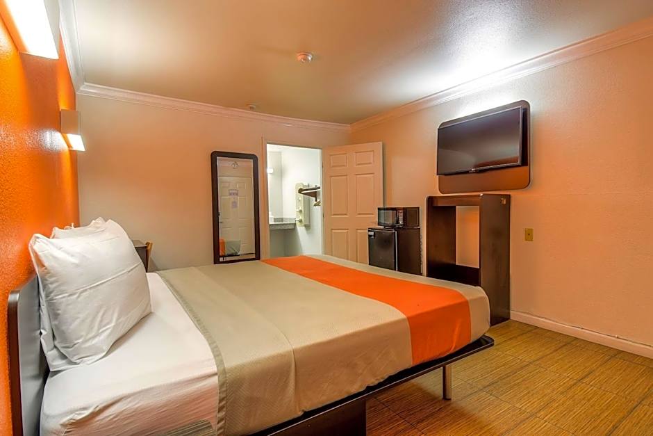 Motel 6-Menifee, CA