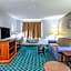 Econo Lodge Inn & Suites