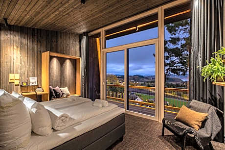 Deluxe Suite with Sea View