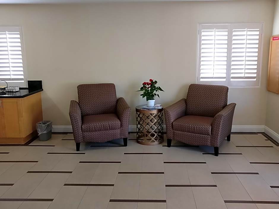 Burbank Inn and Suites